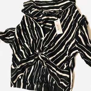 Tied up long sleeve stripped shirt